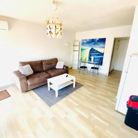 Studio Avec Piscine 100m Plages アパート